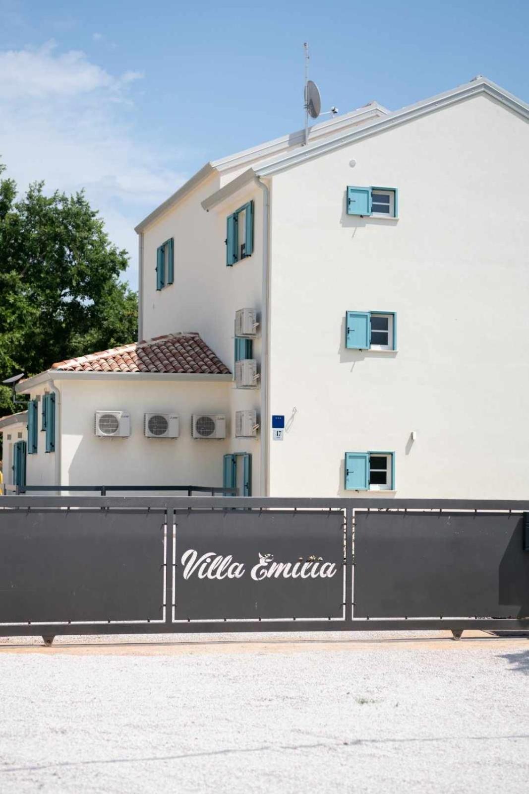 Villa Emilia Umag Exterior photo