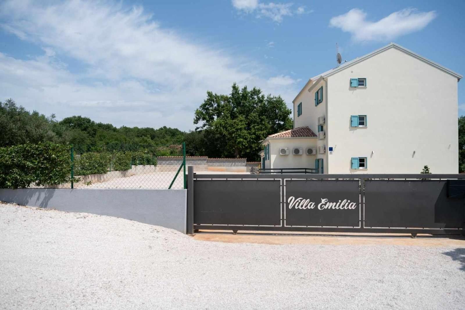 Villa Emilia Umag Exterior photo